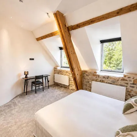 Chateau La Hastiere-par-dela