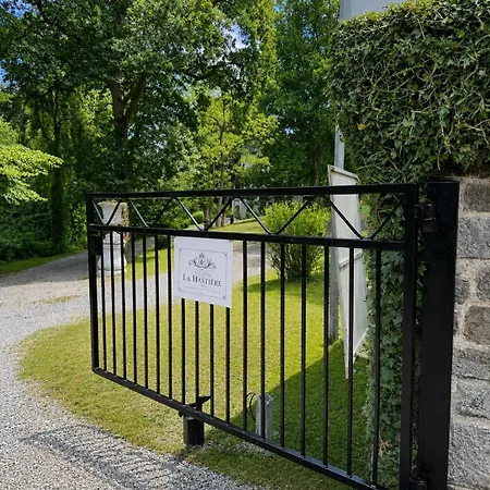 Chateau La Hastiere-par-dela